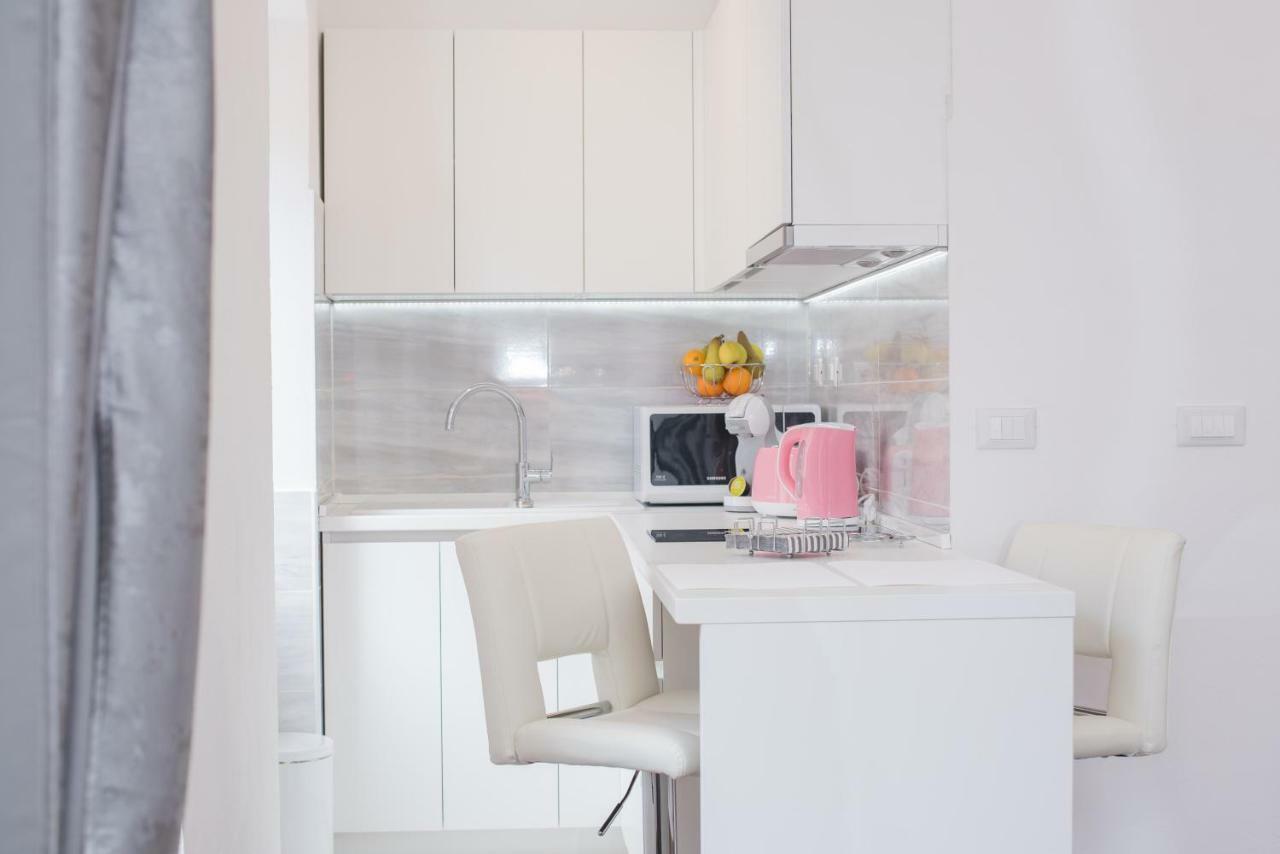 Studio Apartment Lena Kastela Bagian luar foto