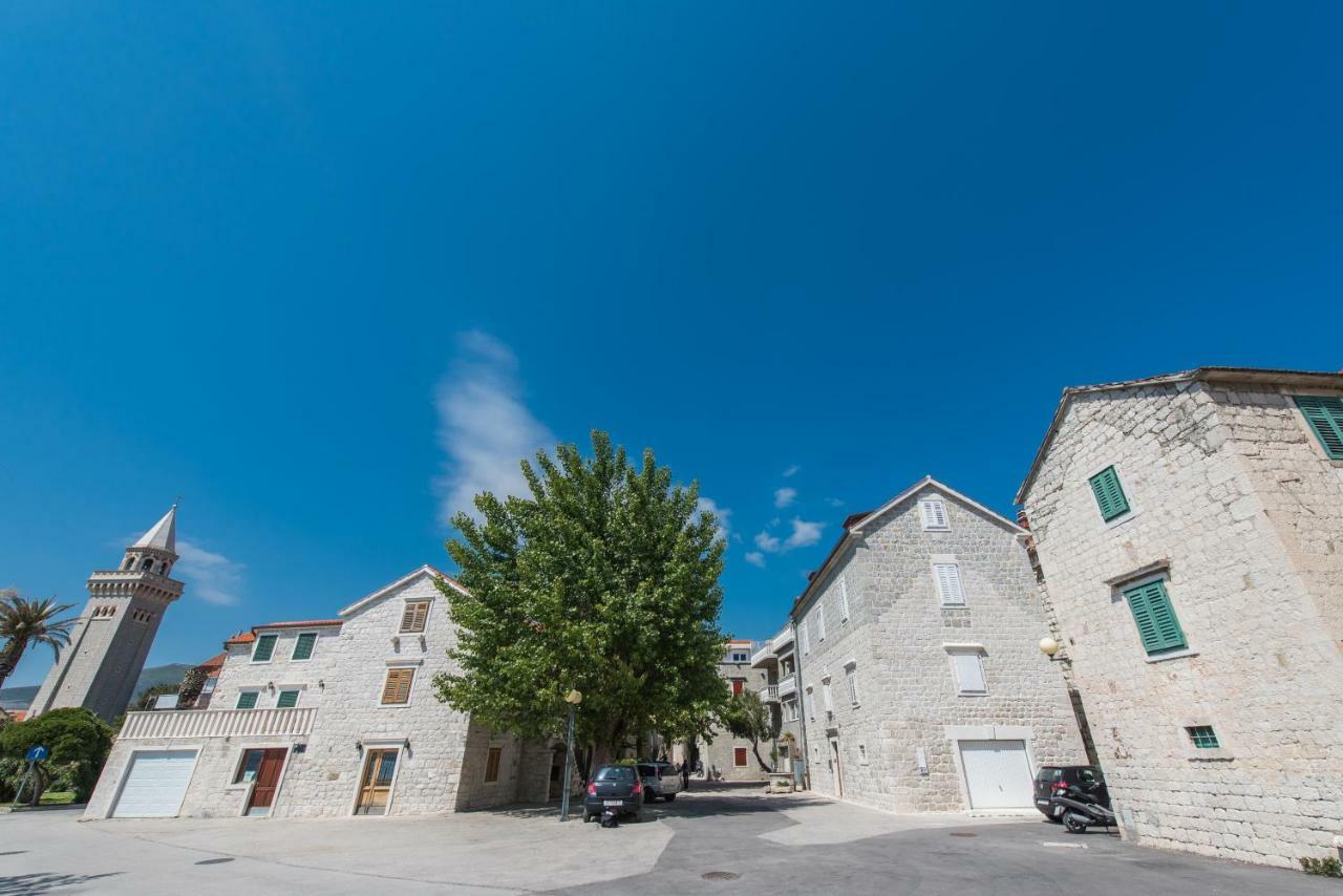Studio Apartment Lena Kastela Bagian luar foto