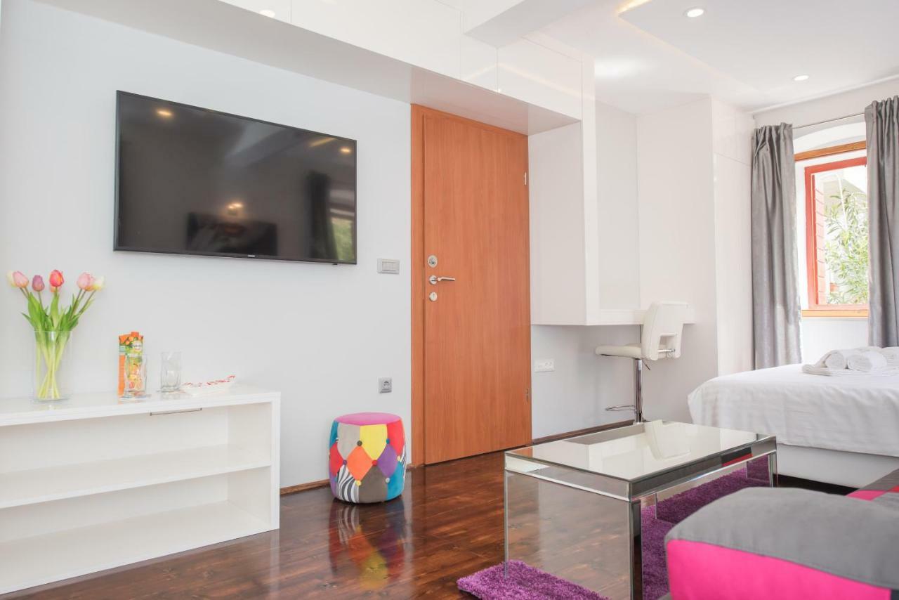 Studio Apartment Lena Kastela Bagian luar foto