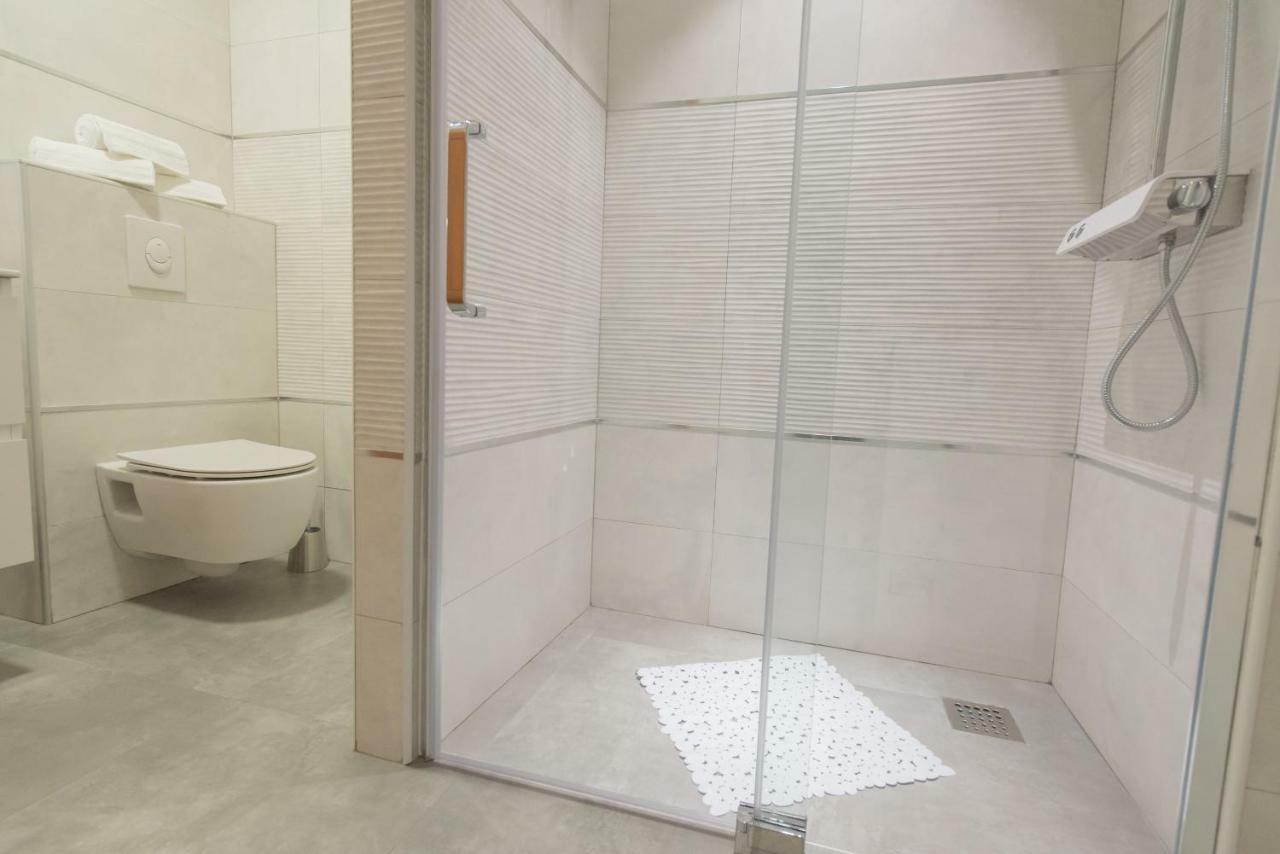 Studio Apartment Lena Kastela Bagian luar foto