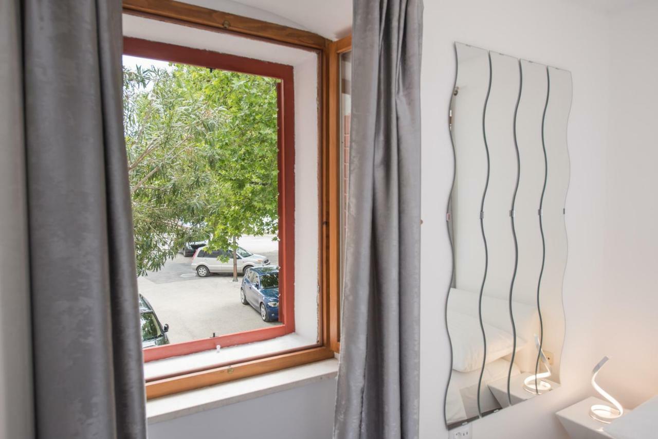 Studio Apartment Lena Kastela Bagian luar foto