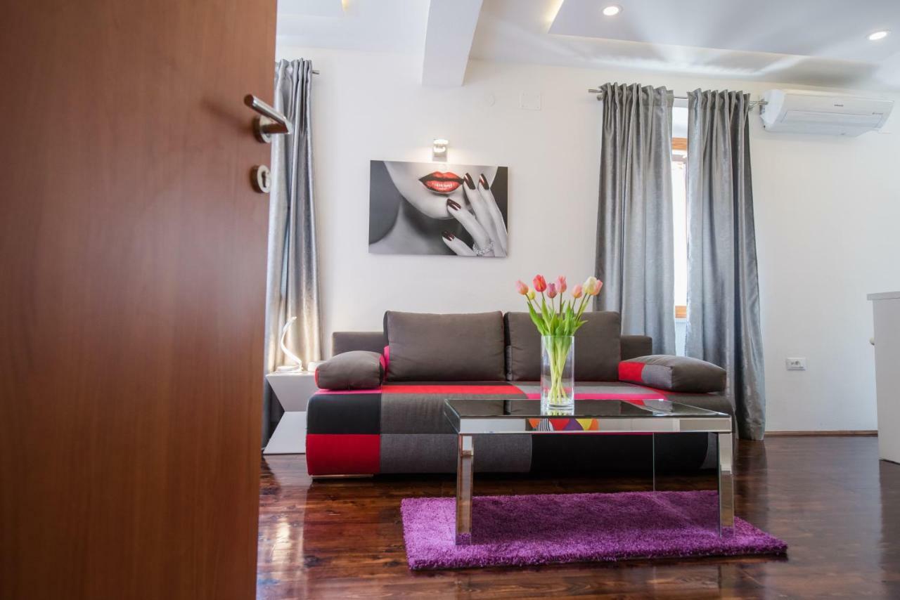 Studio Apartment Lena Kastela Bagian luar foto