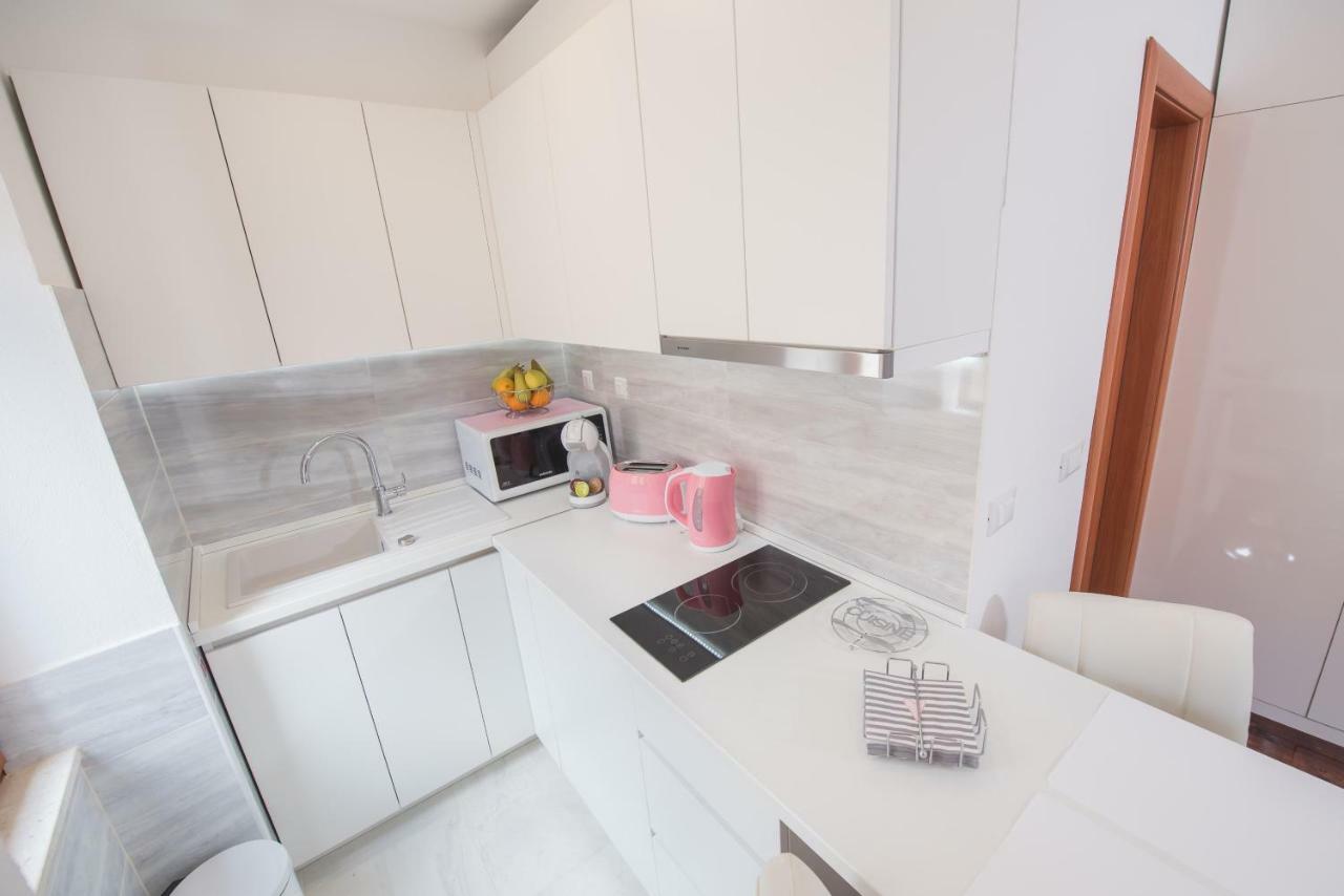 Studio Apartment Lena Kastela Bagian luar foto