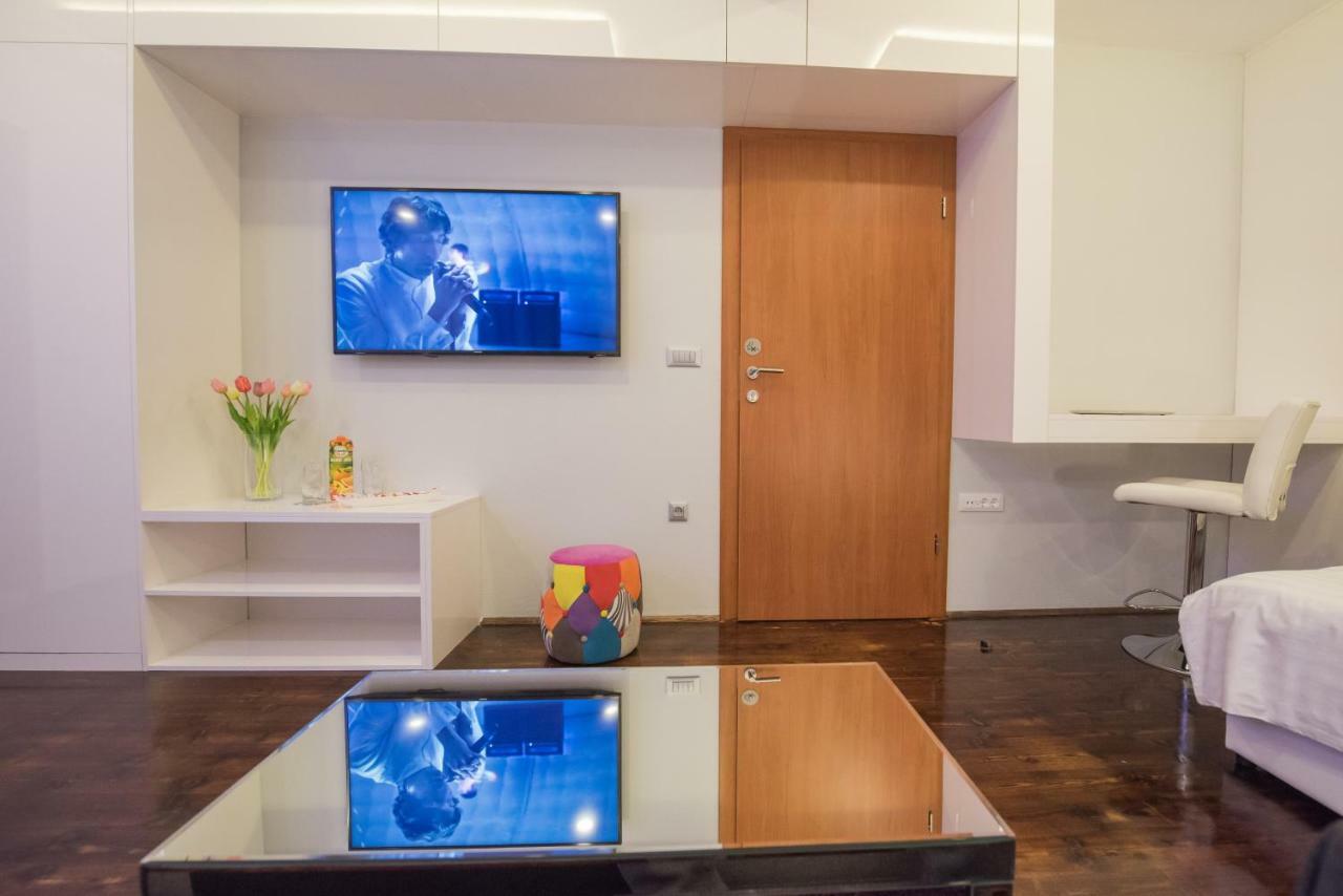 Studio Apartment Lena Kastela Bagian luar foto